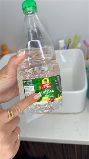 No scrubbing needed! ✨Save this for later!#cleaninghack #homehack #diy #lifehacks #cleaningtips