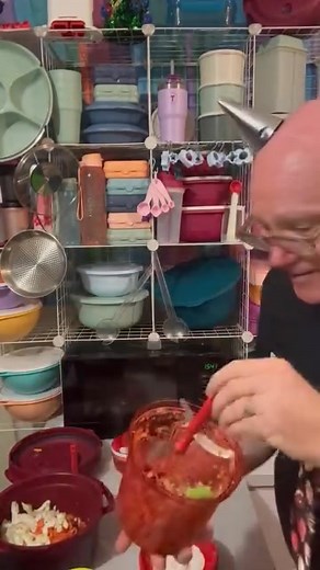 Tupperware Pete on Reels