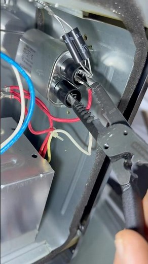 How to discharge the microwave capacitor