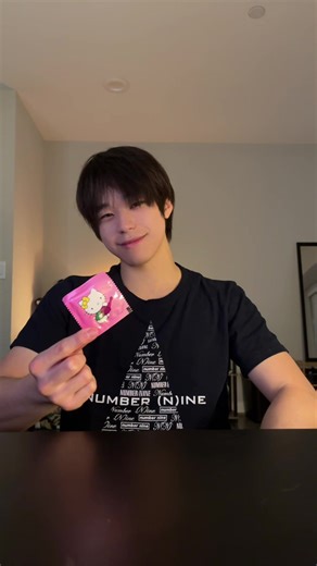 first time trying wing stop (it was mid) | hello kitty condos