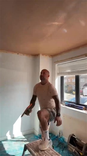 39K views · 135 reactions | Ceilings made easy with our Sponge Float for Smooth Touch Plastering #plasterer #spongefloat #spongefloating #plastering | REFINA | Facebook