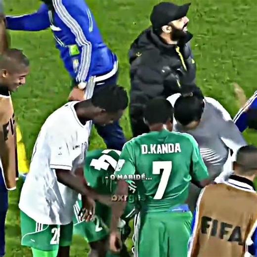 Ronaldinho being "revered" by Raja Casablanca players after the 2013 World Cup semi-final.
