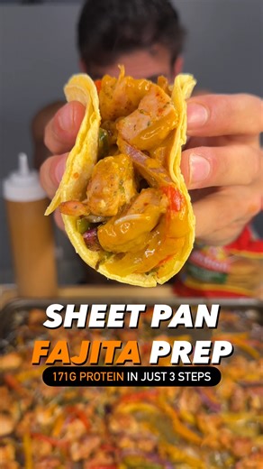 Salaar | Fat Loss Coach for Men on Instagram: "LAZY SHEET PAN FAJITAS🌯🌶️💪🏼 The simplest and laziest meal prep that packs 171 grams of protein and is impossible to screw up Save it for next weeks meal prep and follow me for more help to crush your fat loss goals ⬇️ Ingredients, Recipe, Macros ⬇️ ✅ Ingredients: - 32oz boneless skinless chicken thighs - 1 red bell pepper - 1 yellow bell pepper - 1 orange bell pepper - 2 jalapeños - 1/2 red onion - 1 lime - 60g reduced fat Mexican cheese - 2-3 t