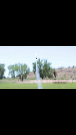 Estes 1:100 flying scale of the SpaceX Falcon 9! On a C6-3 engine it hit 300ft for those that are curious! 🤓 #estesrockets #falcon9 #spacex #modelrocket #tiktokmademebuyit