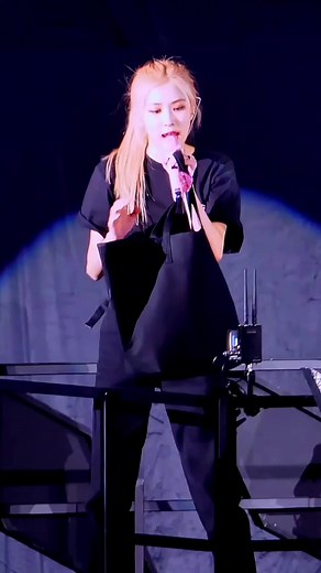 BLACKPINK's ROSÉ Shines on Stage in Stunning Performance