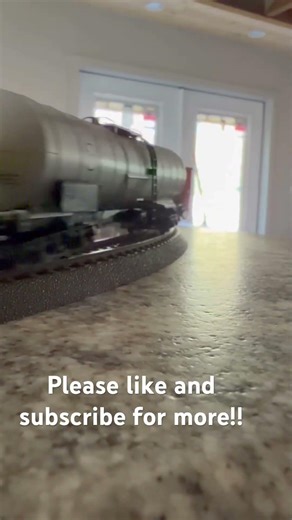 Don't underestimate this small Marklin engine #modeltrains #shorts