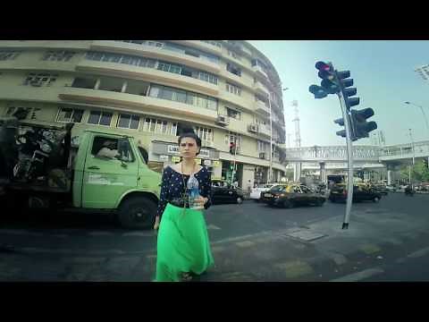 A girl walks around the streets of Mumbai for 1 hour