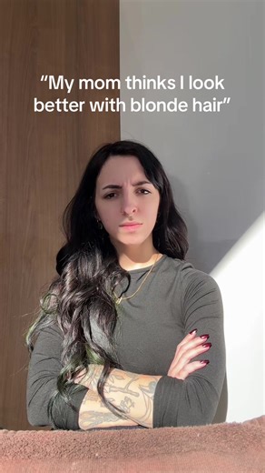 how about this YOUR HAIR and not hers 🤭 #hairstylist