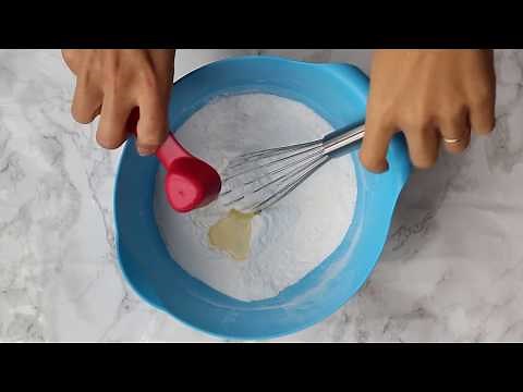 How to Make Bath Bombs (Easy Lavender Bath Bomb Recipe)