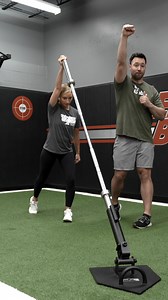 Today, we’re doing a Squat to Rotational Press with the Extreme Core Trainer (on sale now 👀), perfect for building rotational strength and power! Here’s how it works: 1. Setup: Stand parallel to the bar and hold it with your offside hand. 2. Movement: Squat down, then rotate and press the bar up forcefully while turning your hips and toes toward the Extreme Core Trainer. 3. Add a Challenge: Want to make it harder? Just add some plates to the end of the barbell for extra resistance. This exercis