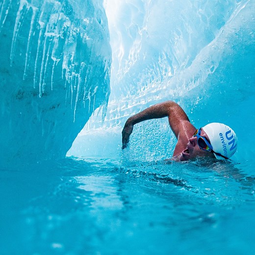 Endurance swimmer Lewis Pugh swam under the Antarctic ice sheet to raise awareness of Earth's climate change emergency 🏊 | Guinness World Records