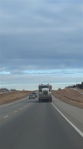 These truck drives are definitely different!#safetydriving #travelvlog