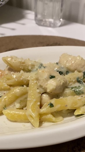 Paste cu pui, spanac și bacon - Rețeta Rapidă