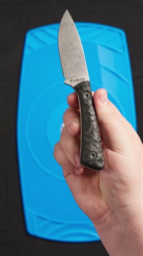 The Uintah Knife Co. Hunter has incredible scale texture