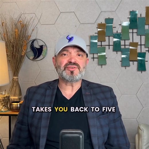 Emotional flashbacks can feel like they appear out of nowhere — one small trigger, and suddenly your whole body is on high alert. That’s not weakness. It’s your nervous system replaying an old scene, trying to keep you safe the only way it knows how. The key isn’t to overthink it — it’s to name it and feel it. 🌿 Say it out loud: “This is a flashback.” 🌿 Anchor to the present: your breath, your feet, the room. 🌿 Remind your body: “That was then. This is now.” Each time you do, you rewire your 