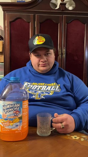 Good Ole Hawaiian Punch #FYP #Chuggin #Yummy #HawaiianPunch #ChugWithMe