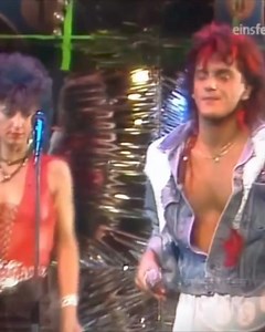 1.5M views · 8.3K reactions | Egy kis italo  The Back Bag - dial my number ❤️珞 | Hamar János | Facebook