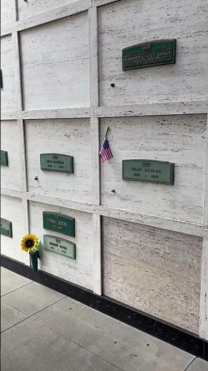 Visiting the Grave of Three Stooges Star Moe Howard #shorts