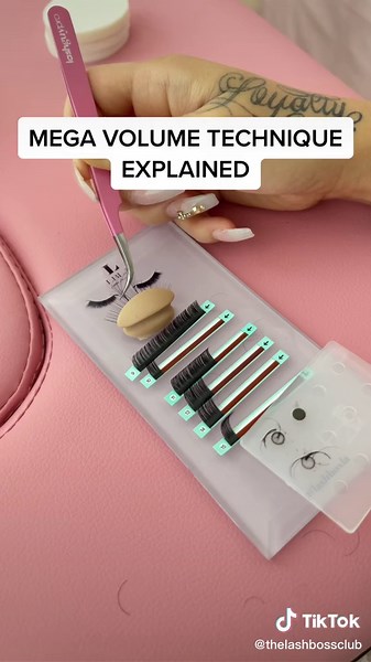 Easiest way to make Volume fans #volumelashtechnique #volumelashextensions #megavolumelashes #megavolume #megavolumetraining #lashtraining #lashtipsandtricks #lashtechtips #beginnerlashtech