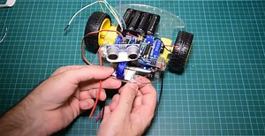 Cómo hacer un robot esquiva obstaculos con Arduino | BricoGeek.com