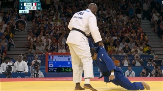 JO 2024 (judo): les images de l'improbable combat entre Riner et un adversaire de 60 kilos de moins