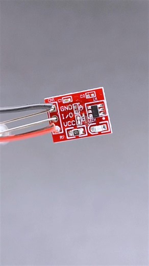 Touch Sensor LED Project 🤯 | Easy DIY Electronics Hack! #shorts #experiment #diy