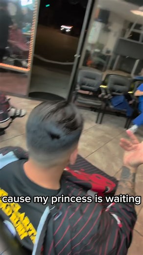 Barberlens on Instagram: "This is @thebarberlens POV Difference is I’m getting paid and you just talk to your boys like that. Im not 🏳️‍🌈 but for the Hair + $100 tip Im down to switch it up 😂"