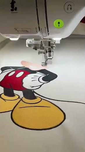 Using the Brother Luminaire XP2 and stitching out this gorgeous built in Disney design🥰