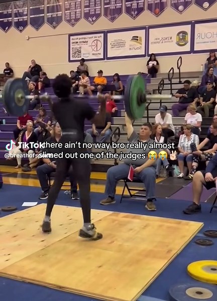 Weightlifter Throws Weights at Judge - Gym Fails
