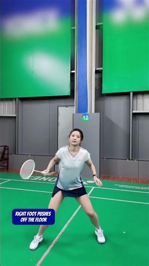 how to take overhead shuttle when play badminton