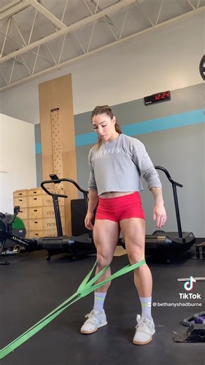 30K views · 2K reactions | Stuff and thangs from last weeks training Love the Spanish squat set up that I got from @coachrandyf2 懶 #rdl #spanishsquat #squat #legs #lowerbody #workout #motivation #hipflexors #grip #gripwork #fatgripwork #fatgripz #kettlebells #1stphorm #1stphormclothing #outfit #apparel | Bethany Shadburne crossfitgames | Facebook