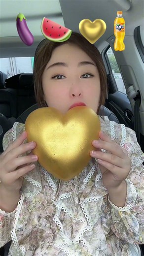Eat emoticons,eat you bite by bite,the co-pilot eats snacks#food#shortvideo#eatemoticons
