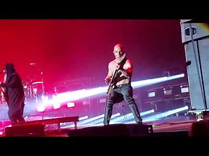 MuDvAyNe 2021 - Ryan trips and keeps playing (Front Row, 4k, 60 fps)