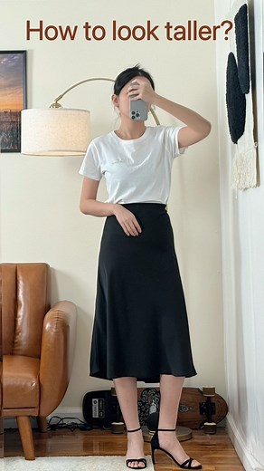 593K views · 10K reactions | 笠 Here’s some tips on how to look taller. Let me know if you agree or not  #fashionreel #fashiontips #stylingtip #stylinghacks #howtolooktaller #petitefashion #petiteoutfit #tutorialreels #fashionhacks #thisorthat | 90后懒人穿搭 | Facebook