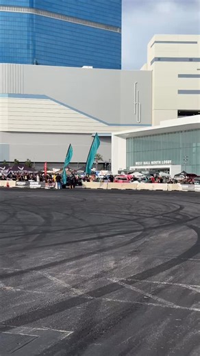 @luxifer_kyle turns tyres to smoke on the MASSIVE Horsepower Rodeo Arena! | Hi-Octane Motorsports & Photography