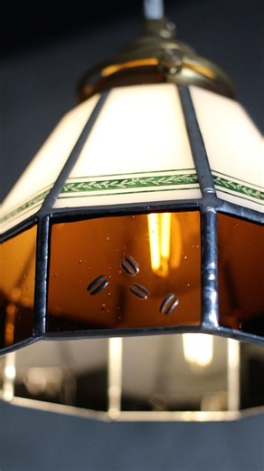 コーヒーモチーフのステンドグラスランプ作ってみた。 #handmade #ハンドメイド #art #stainedglass #stainedglassart