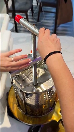 Harvesting Honey the Easy Way: Using a Honey Press