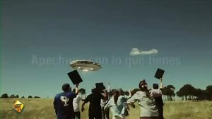 REFLEXIÓN DEL DÍA... EL EXTRATERRESTRE QUE LLEGÓ A LA TIERRA… "¿Por qué hay tanta gente enferma? ¿No tienen médicos suficientes acaso? – Preguntó el extraterrestre cuando se presentó frente al humano - Oh sí, contesto el humano - tenemos cientos de miles de médicos y cada año salen muchos más de nuestras universidades - El extraterrestre, sin entender, siguió preguntando - ¿Es que no tienen lugares adecuados para atenderlos? ¿O acaso no tienen los conocimientos adecuados para sanar a los enfermo