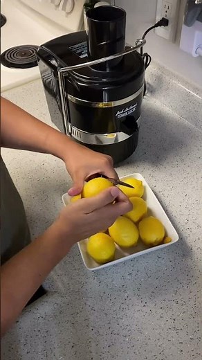 Jack Lalane power juicer demonstration. When life gives you lemons, you juice that sh** 😁 #juicer