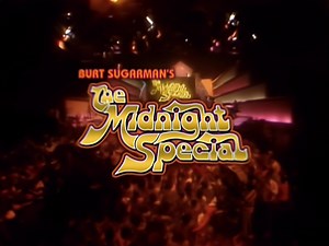 "Oh, Pretty Woman" es un tema del cantante estadounidense Roy Orbison, lanzado en 1964, grabado en los estudios Monument Records, en Nashville, Tennesse, y compuesto por Orbison y Bill Dees. | Videos Musicales Solo En Hd