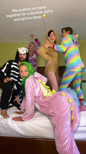 Best slumber party ive been to 🥰🥰 with @Kittyd_3 @Kitty Lynn 💞 @Jay @Sage Roux #onsies #slumberparty