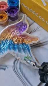 Rainbow hummingbird anyone ? Using @mouldd_resin mica powder pigments, white opaque pigment paste and epoxy resin Add a splash of colour to any room Available today see stories #hummingbird #epoxyresinart #homedecor #resin #lilyminilli #birdart #wallart | Lily Minilli