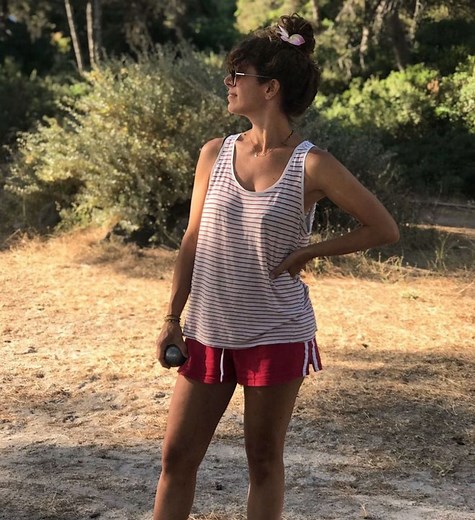 Magali Ripoll prend la pose et se moque ouvertement de son look !