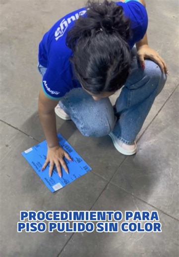 🧐 Tu piso es de cemento natural o sin color? ¡Te contamos un secretito! Gracias a nuestras ceras puedes obtener: ✨ Colores intensos ✨ Acabado parejo y elegante ✨ Protección duradera sin obras Renueva tus espacios sin remodelaciones ni gastos innecesarios 🏡✨ WhatsApp: 👉 940 945 436 👉 974 242 474 👉 940 376 591 🚚 Lima y provincias 🎁 Aplicador esponja GRATIS #CerasAleluya #EfectoPintura #AntesYDespués #AleluyaHogar #PisosRenovados