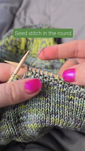 Katie | Knitting & Oils on Instagram: "💚 Seed stitch in the round 💚 I love the texture this creates! To work this stitch in the round: Round 1: K1, P1 Round 2: P1, K1 Double tap if you're going to figure this a try!"