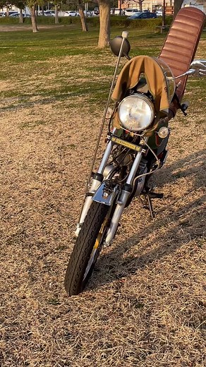 琵琶湖映えのバイクとカスタムGN125