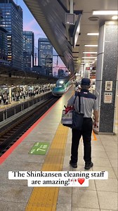 The Shinkansen cleaning staff are amazing!😻🎌….See more #facebookviral #tokyo #shinkansen #Amazing #japan | Tokyo japan TV