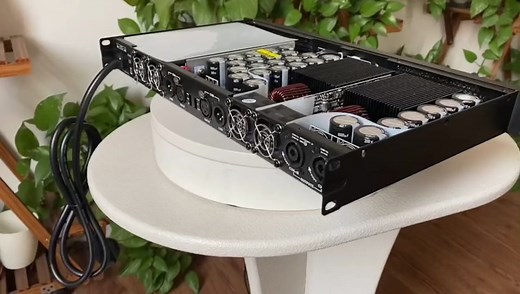 Digital amplifier with DSP Dante #soundsystem #livesound #prosound #proaudio #sonido #audioprofesional #sonidoprofesional #altavoz #sonidos #audiosystem #acoustic #stagesound #linearraysound #linearraysystem #loa #amplifier #digitalamplifier #linearray #speaker #club #liveshow #clubsound #dj #linearrayspeaker #subwoofer #event