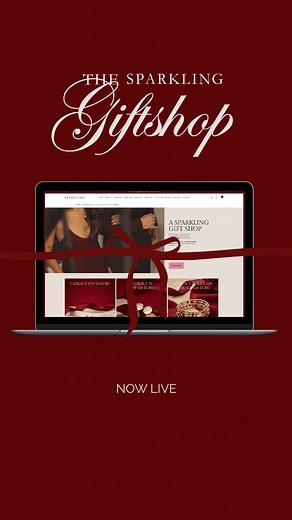 Gifting season has begun! Sparkling’s giftshop is now live. 💻🎁 Sparkling makes gifting so easy. Endless options to Mix and Match your own, unique look. Add timeless essentials or choose a pop of color to make your look complete for the Holidays. All customers will receive a glittery giftbag and Holiday postcard with their order! Spend over €100,- and you will receive a FREE lipbalm as well. 💌 | Sparkling Jewels