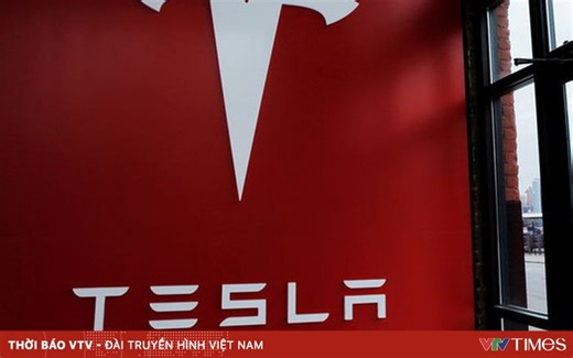 Cổ phiếu Tesla lao dốc